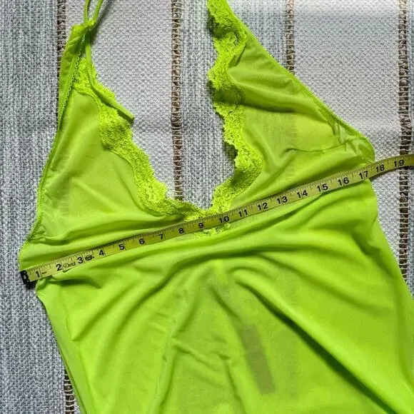 Skims Summer Mesh Lace Plunge Neon Green Highlighter Sleeveless Long Dress 2X Skims Summer Mesh Lace Plunge Neon Green Highlighter Sleeveless Long Dress 2X